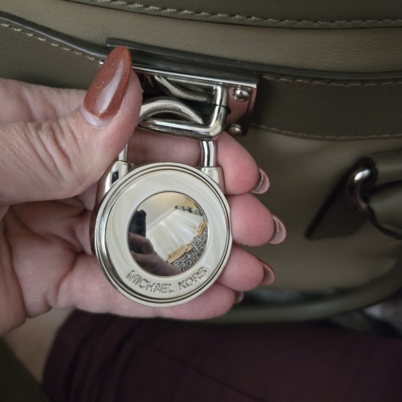 Michael Kors Bag EUC - Picture 9 of 16